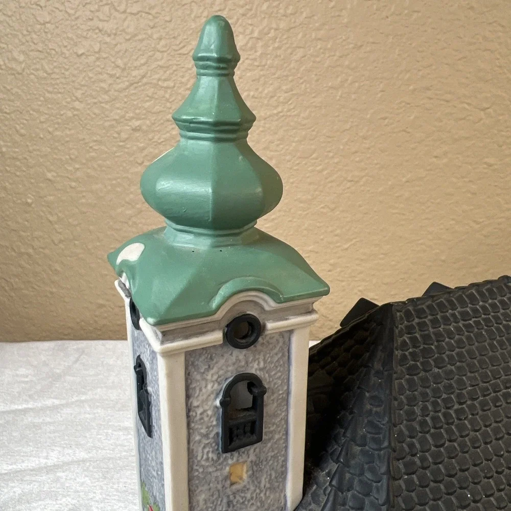 Vintage 2001 Dept 56 Heritage Village Collection St. Nicholas Kirche 56170 Cord